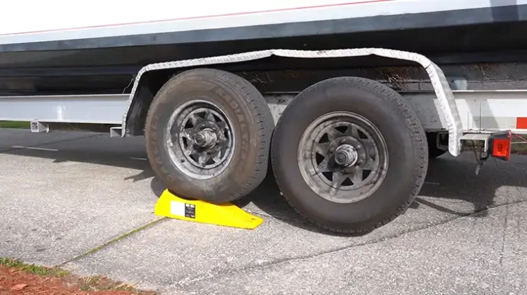 [EXPLAINED] Can You Drive a Dual Axle Trailer With 3 Tires?